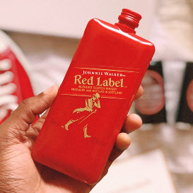 Rượu Pocket Scotch Red label Johnnie walker bỏ túi của giới quí tộc thời xưa