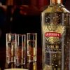 Rượu vodka-smirnoff-gold vảy vàng