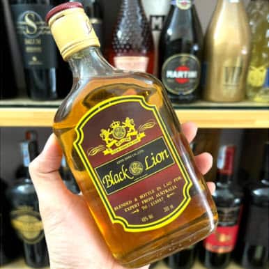 Whisky Lào Black Lion chai dẹt bỏ túi