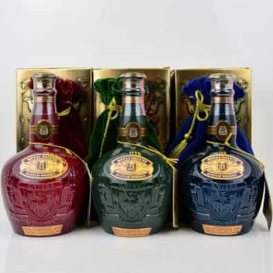 Rượu Chivas Royal Salute 21 tuổi – túi nhung (3 màu: sapphire, ruby ​​và ngọc lục bảo)