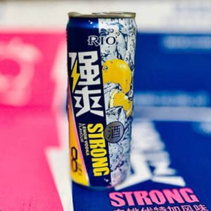 Rio Strong Lemon Vodka Cocktail 8% vol nguyên thùng 24 lon 330ml