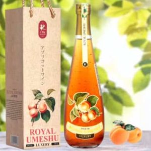 Royal Umeshu Gold 23k Luxury – Rượu mơ vảy vàng 14%vol 500ml