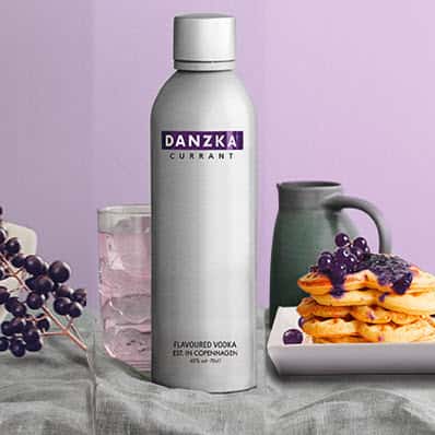 Vodka Danzka Currant vị lý chua mâm xôi chai nhôm