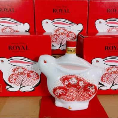 Whisky Suntory Royal bình thỏ ngọc Nhật Bản
